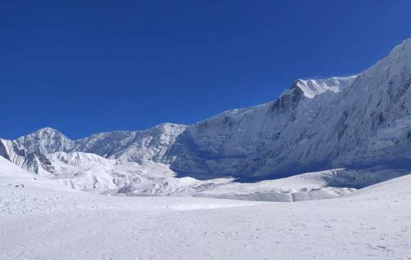 Island Peak Climbing: Step Into the World of Mountaineering
