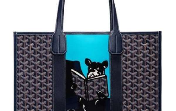How Much Fits in a Goyard Tote Bag?