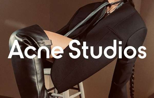 Acne Studios Bags for Cold-Weather Weekend Dressing